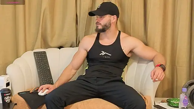 Snapshot of MauroTwin chatting on October 27, 6:45 pm MauroTwin online show from October 27, 6:45 pm