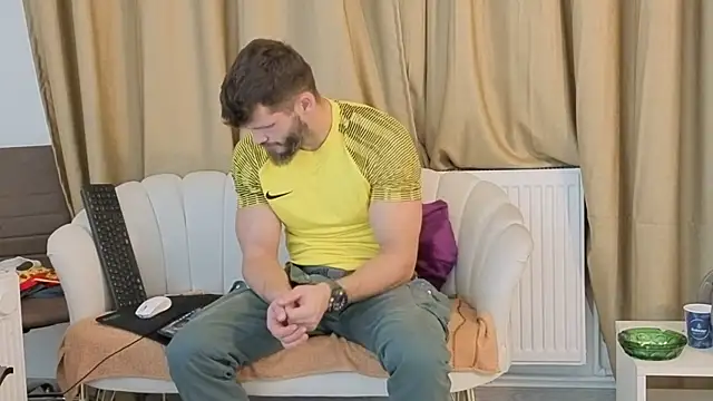 Snapshot of MauroTwin chatting on November 5, 7:14 pm MauroTwin online show from November 5, 7:14 pm