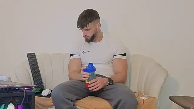 Snapshot of MauroTwin chatting on November 9, 6:06 pm MauroTwin online show from November 9, 6:06 pm