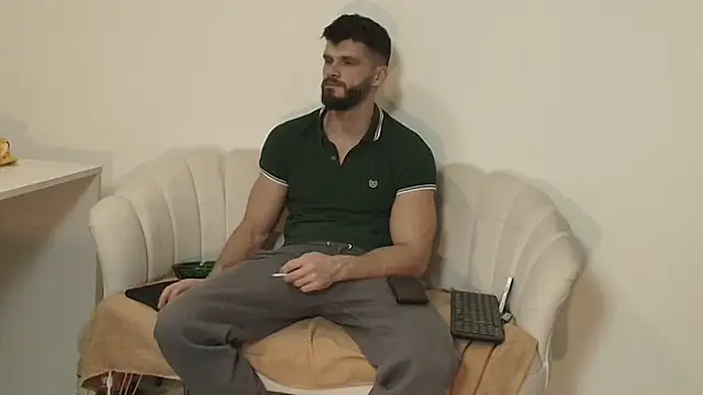 Snapshot of MauroTwin chatting on December 3, 7:34 pm MauroTwin online show from December 3, 7:34 pm