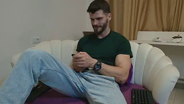 Snapshot of MauroTwin chatting on April 23, 5:15 pm MauroTwin online show from April 23, 5:15 pm