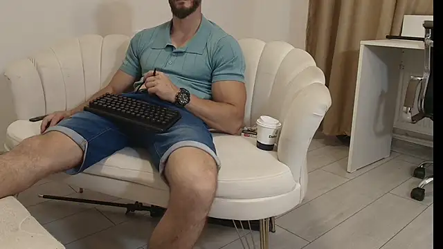 Snapshot of MauroTwin chatting on June 18, 6:23 pm MauroTwin online show from June 18, 6:23 pm