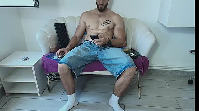 Snapshot of MauroTwin chatting on July 2, 10:54 am MauroTwin online show from July 2, 10:54 am