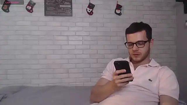 Alexxx horny online show from January 4, 8:48 pm