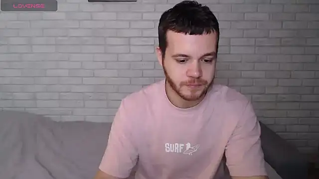 Snapshot of Alexxx_horny chatting on November 28, 4:04 am Alexxx horny online show from November 28, 4:04 am