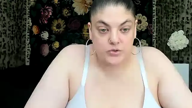 Snapshot of Exotic-Melons chatting on July 17, 10:36 pm Exotic-Melons online show from July 17, 10:36 pm
