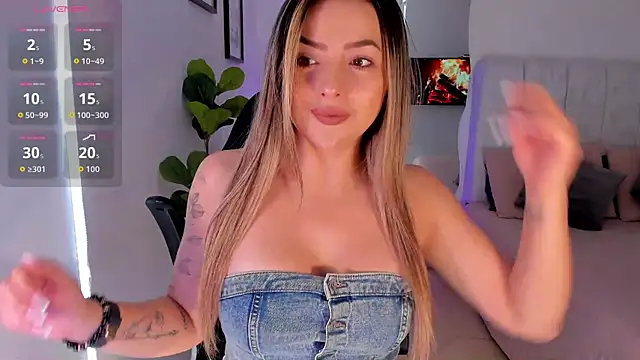 Snapshot of AmyWood chatting on June 16, 3:14 pm AmyWood online show from June 16, 3:14 pm