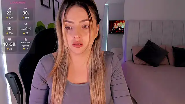 Snapshot of AmyWood chatting on June 18, 7:40 pm AmyWood online show from June 18, 7:40 pm