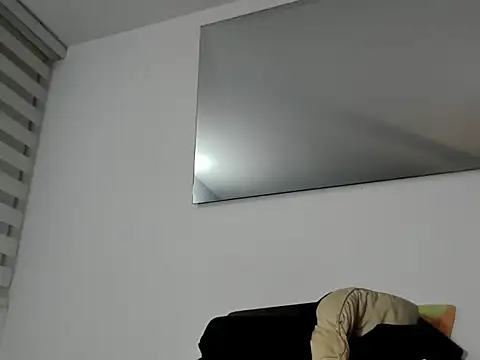 Snapshot of foxy-porn1 chatting on February 22, 1:33 am foxy-porn1 online show from February 22, 1:33 am