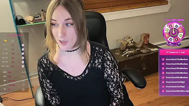 luluvaladon online show from January 25, 5:18 am