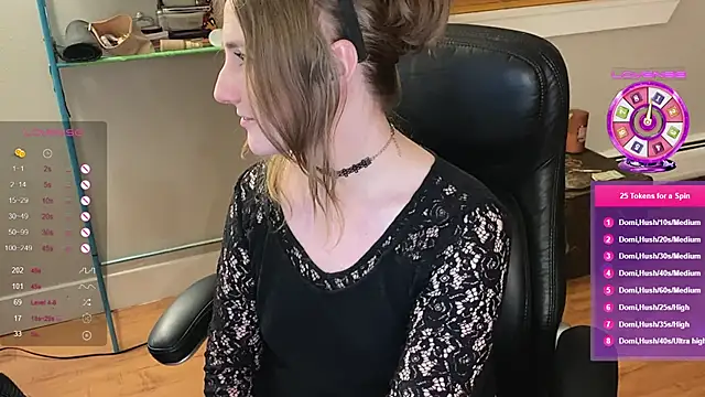 luluvaladon online show from February 4, 3:44 am