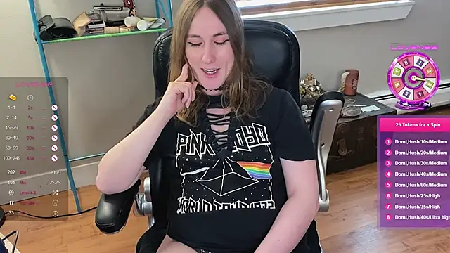 luluvaladon online show from February 13, 10:11 pm