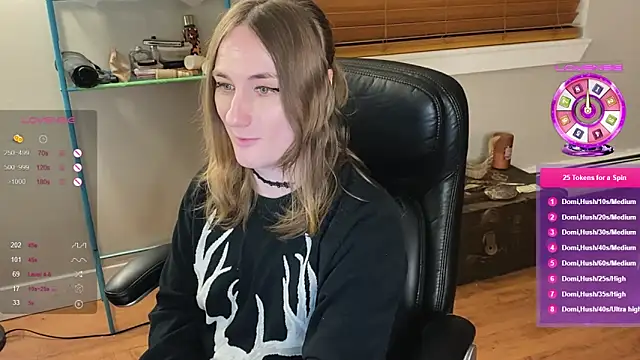 luluvaladon online show from February 16, 2:20 am