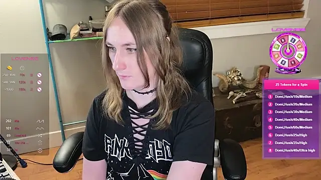 luluvaladon online show from March 7, 1:20 am