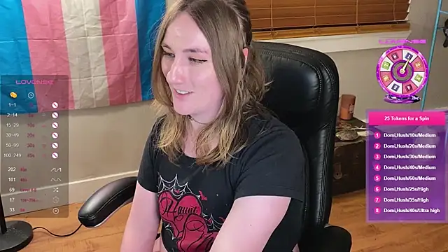 luluvaladon online show from March 16, 2:43 am