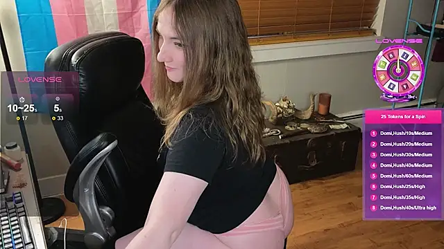 luluvaladon online show from February 10, 4:38 am