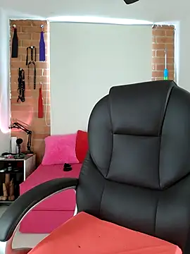 YOURSDEBORA online show from March 19, 7:17 pm