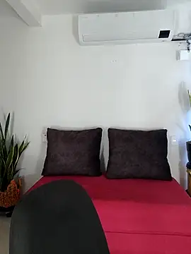 YOURSDEBORA online show from November 29, 7:28 pm