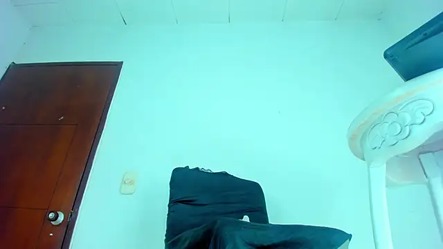 Snapshot of SEXYBABYGIRLTS chatting on December 15, 8:04 pm SEXYBABYGIRLTS online show from December 15, 8:04 pm