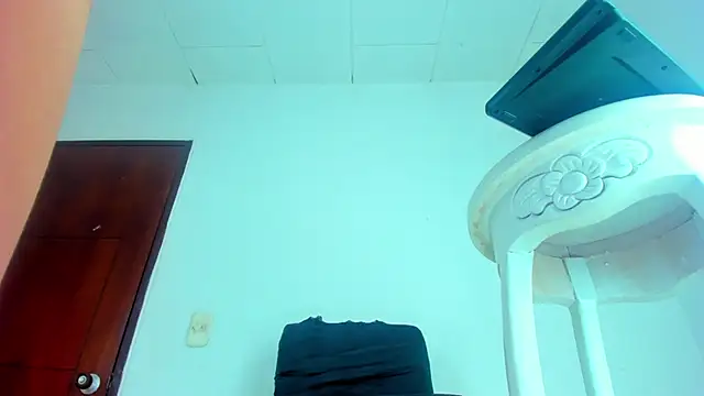 Snapshot of SEXYBABYGIRLTS chatting on February 14, 7:02 pm SEXYBABYGIRLTS online show from February 14, 7:02 pm