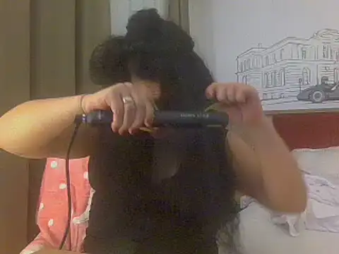 luanadigarda online show from February 7, 9:26 pm