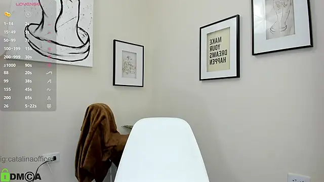 Snapshot of catalinaofficer chatting on October 19, 11:22 am catalinaofficer online show from October 19, 11:22 am