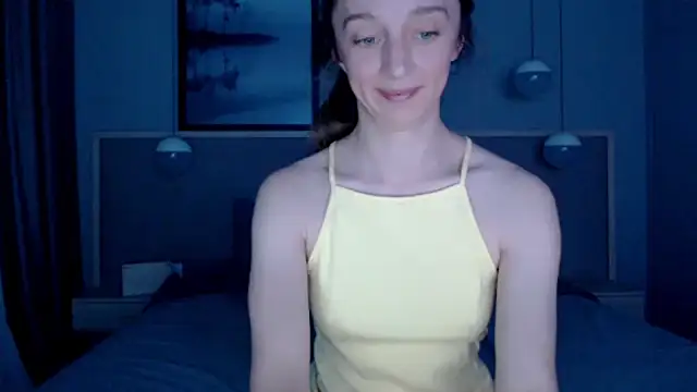 ShySchoolGirl online show from September 14, 9:58 pm