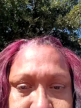 Snapshot of THEBEDroomdoOR chatting on December 6, 6:06 pm THEBEDroomdoOR online show from December 6, 6:06 pm