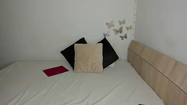 Snapshot of KrissLoona chatting on September 25, 4:27 am KrissLoona online show from September 25, 4:27 am