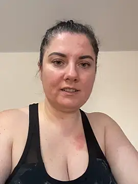 Snapshot of alisiaparril chatting on March 18, 6:57 am alisiaparril online show from March 18, 6:57 am