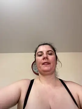 Snapshot of alisiaparril chatting on March 18, 10:36 am alisiaparril online show from March 18, 10:36 am