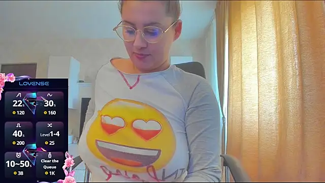 hot evil queen online show from March 12, 8:19 am