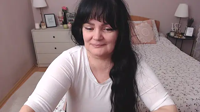 Snapshot of LeveMe2Nightt chatting on December 4, 1:31 pm LeveMe2Nightt online show from December 4, 1:31 pm