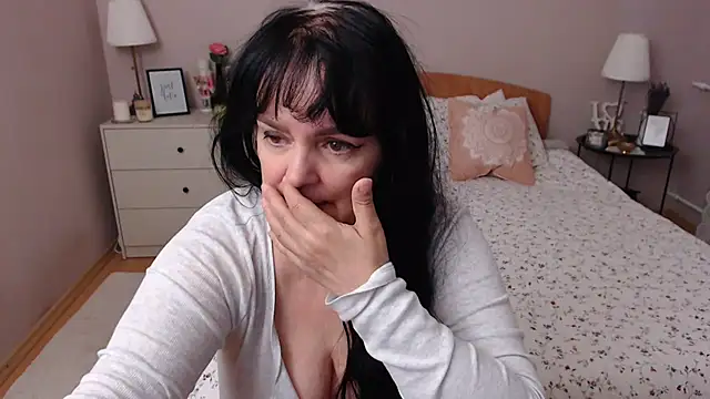 Snapshot of LeveMe2Nightt chatting on December 7, 1:29 pm LeveMe2Nightt online show from December 7, 1:29 pm