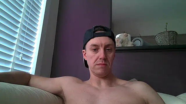 ploki2180 online show from March 2, 3:27 pm