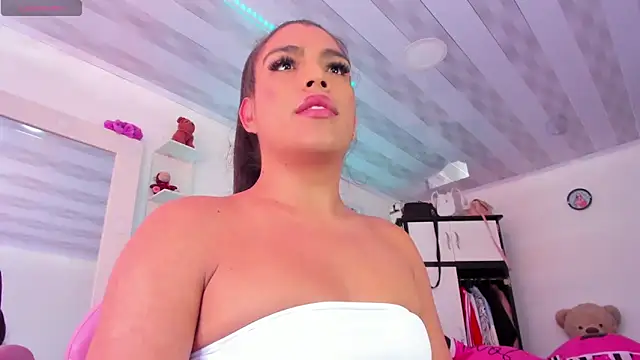 Snapshot of briitany_hot chatting on December 29, 8:26 pm briitany hot online show from December 29, 8:26 pm