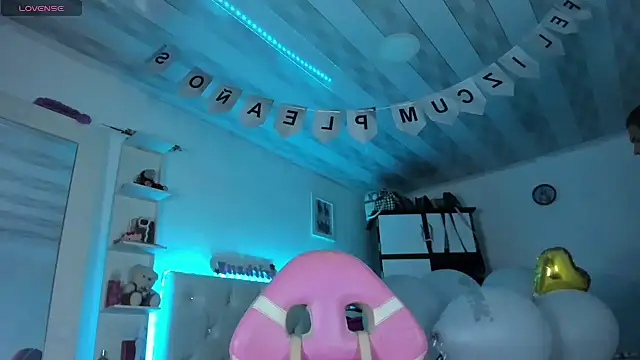 Snapshot of briitany_hot chatting on February 10, 1:46 am briitany hot online show from February 10, 1:46 am