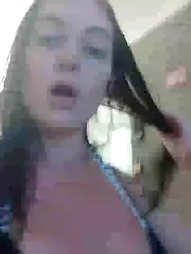 LilliThelo online show from December 3, 9:45 pm