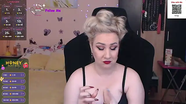 MissLexyGold online show from January 11, 2:04 pm