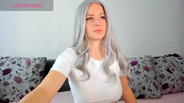 DiamondKay online show from January 7, 7:42 am