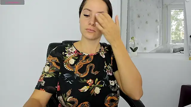 DiamondKay online show from October 7, 8:11 am