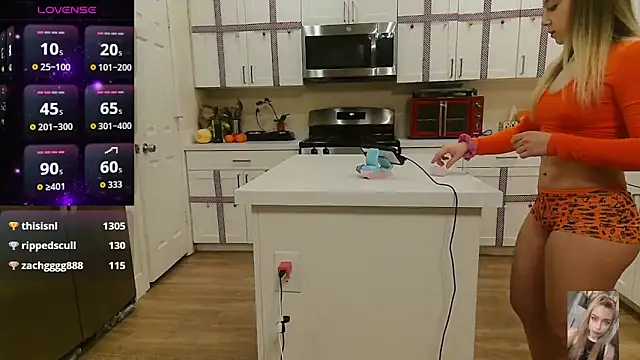 Blondiewithanass online show from November 27, 11:56 am