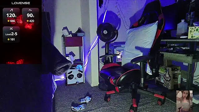 Blondiewithanass online show from April 5, 5:54 pm