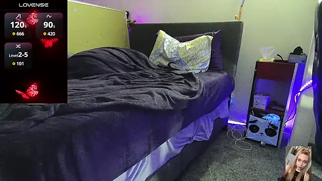 Blondiewithanass online show from April 10, 8:30 am