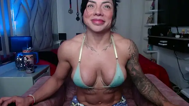 Snapshot of beautifulunna_ chatting on June 26, 4:28 am beautifulunna online show from June 26, 4:28 am