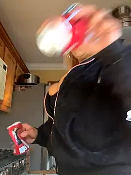 LittleMissEeve online show from November 14, 7:01 pm