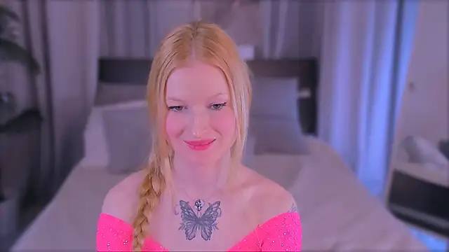 Laly Peach online show from December 25, 1:10 am