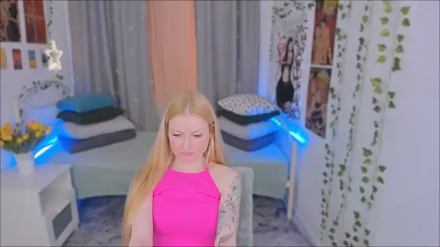 Laly Peach online show from January 12, 6:59 pm