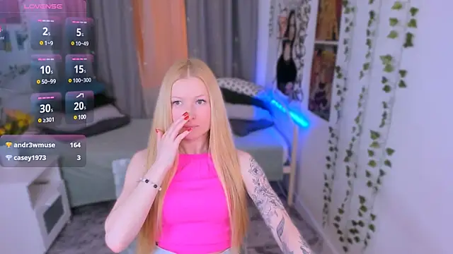 Laly Peach online show from January 15, 3:18 pm