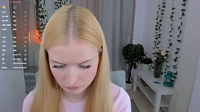 Laly Peach online show from November 23, 5:24 pm